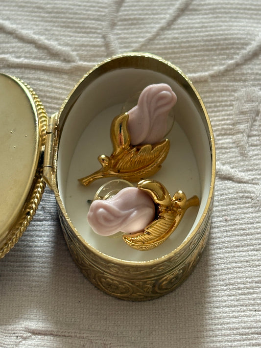 Avon rose-shaped earrings, 1994