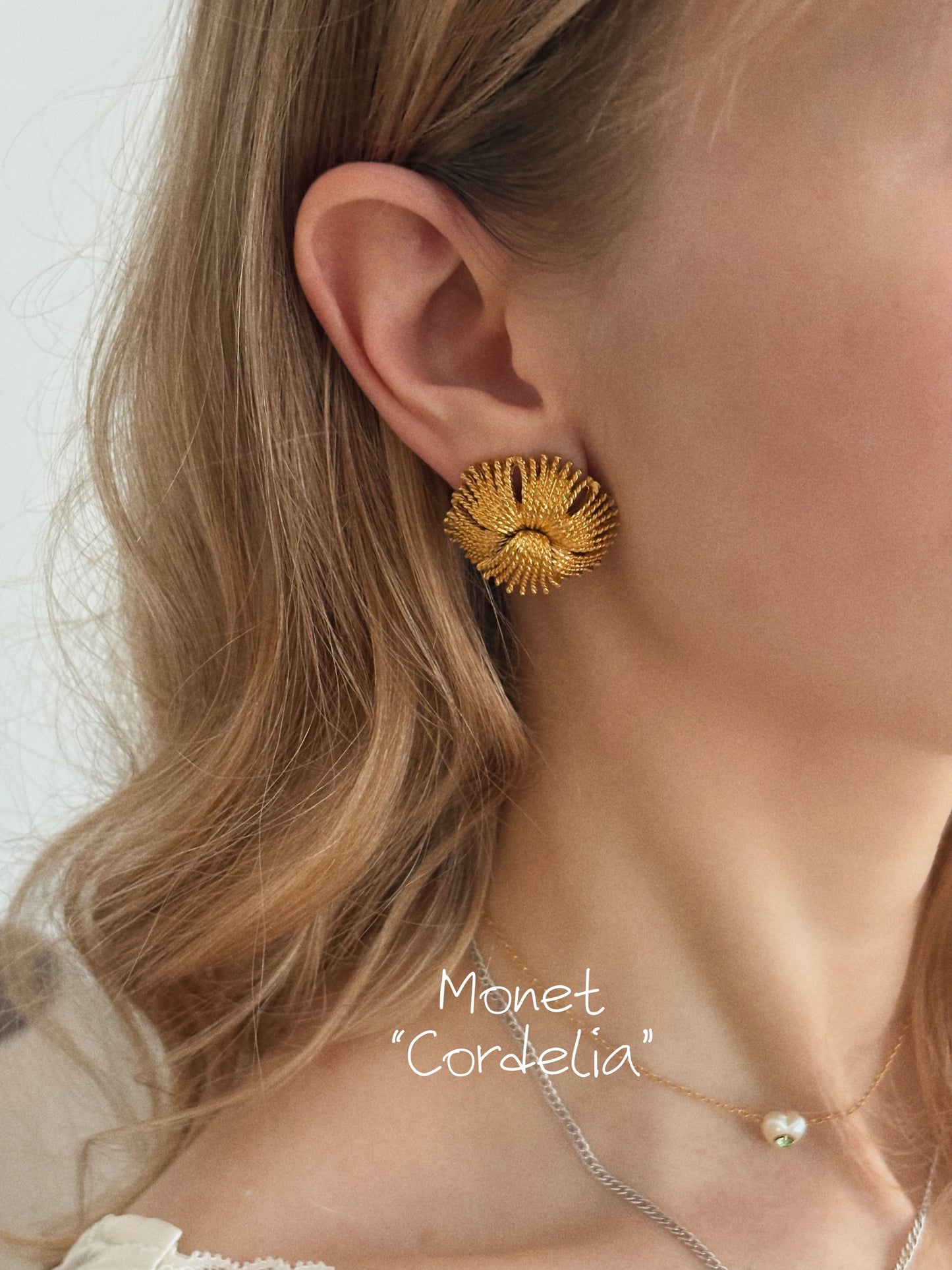Kultowe kolczyki Monet „ Cordelia”, lata 1970-1980
