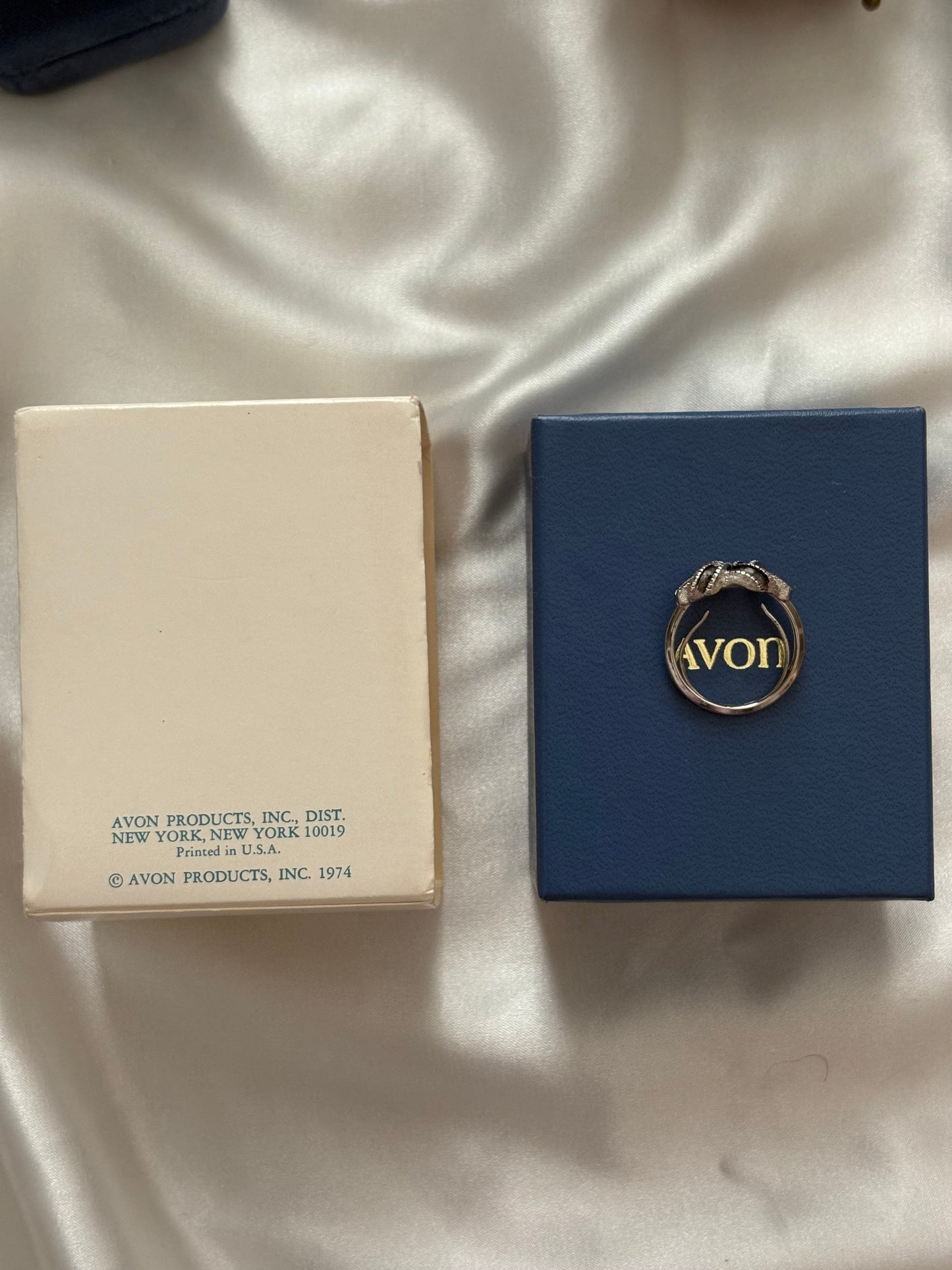 Avon "Ribbon" ring, 1974