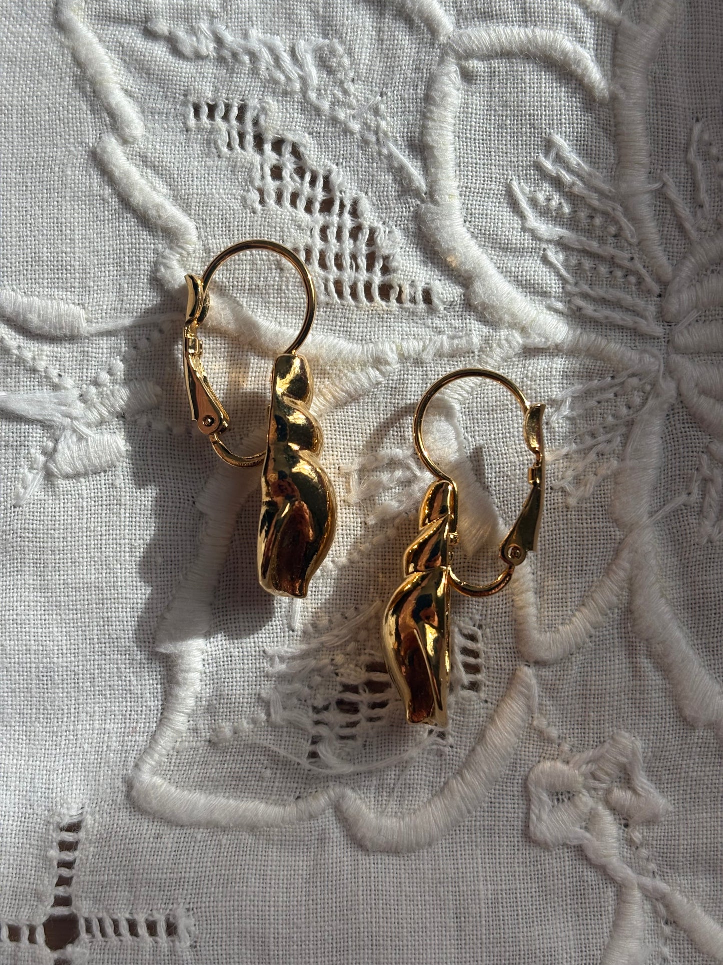 Avon "GOLDEN CLASSICS LEVERBACK" Earrings, 1997