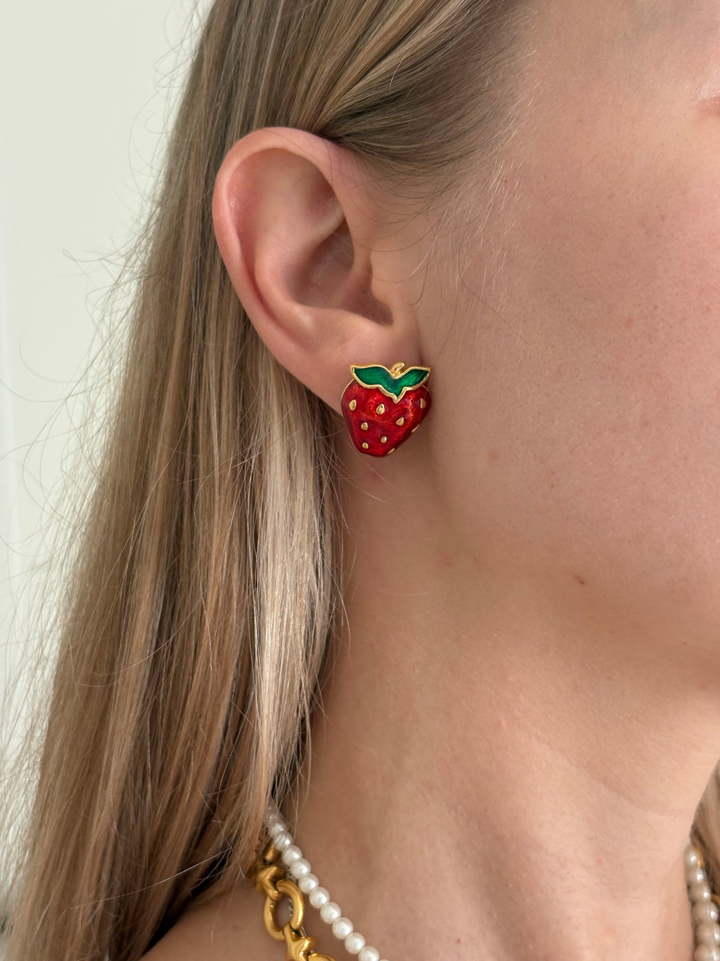 Kolczyki Avon “ Very - Berry”,1990 rok