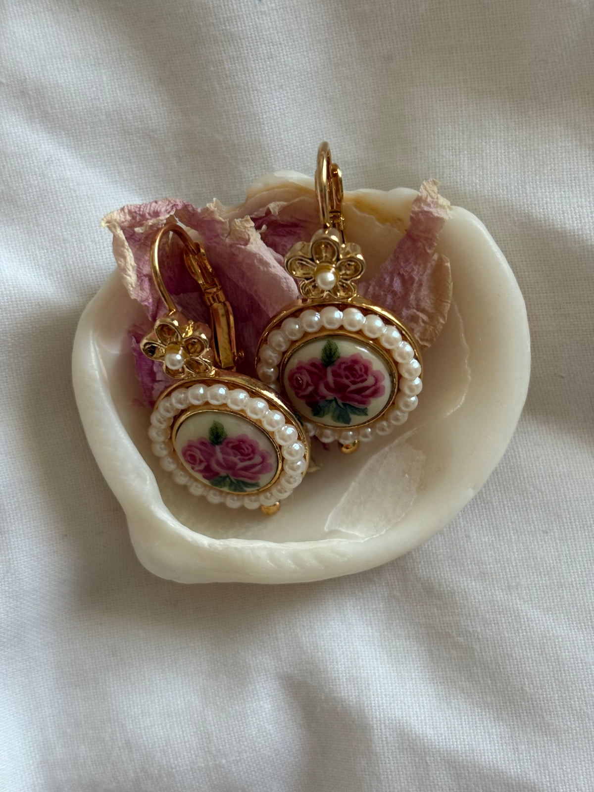 Kolczyki Avon  „Round Floral”,1999 rok
