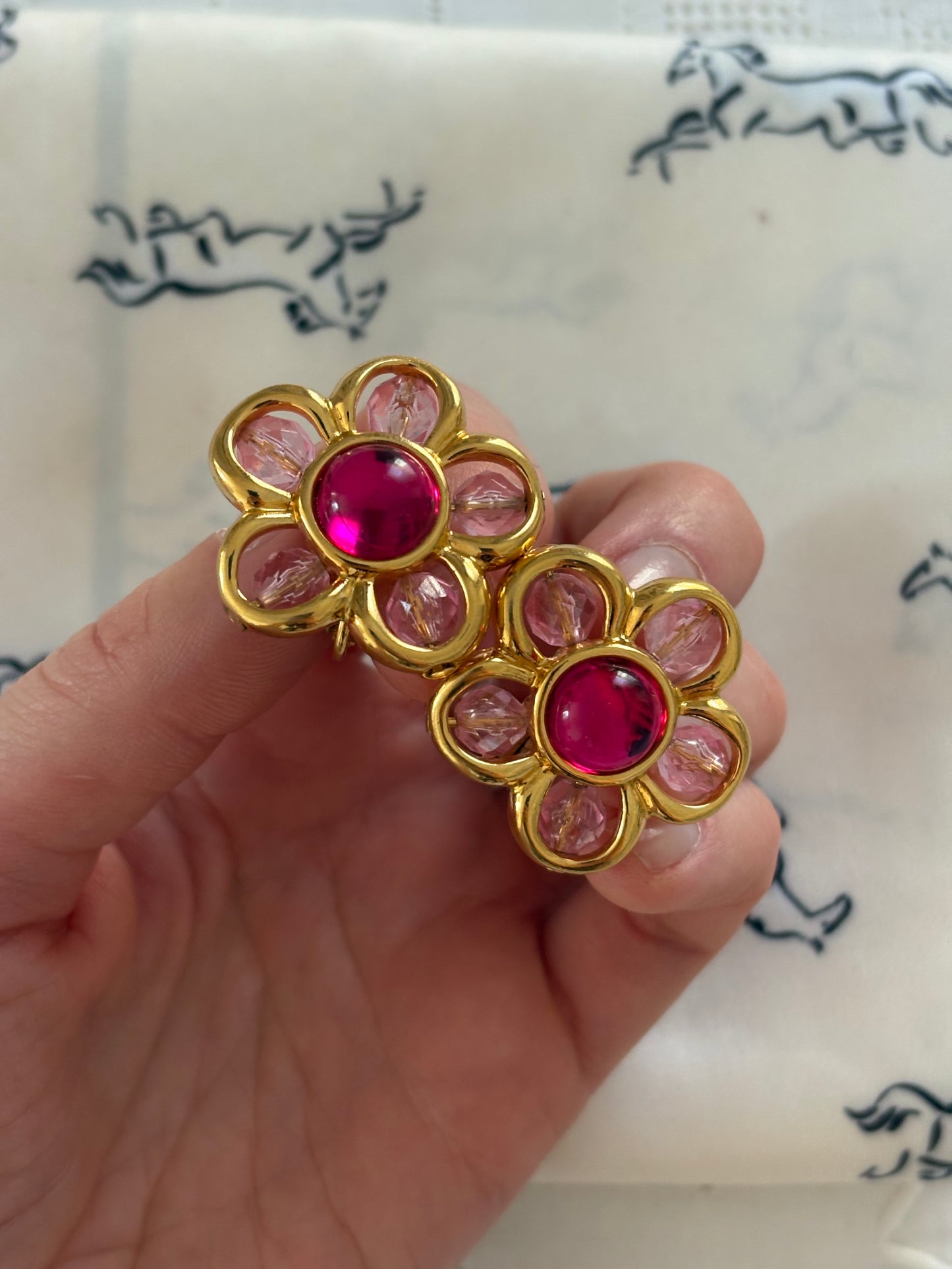 Rzadkie klipsy Napier w kształcie kwiatów