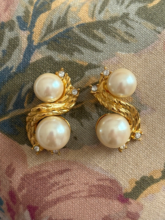 Kolczyki  francuskiej marki Givenchy z perełkami