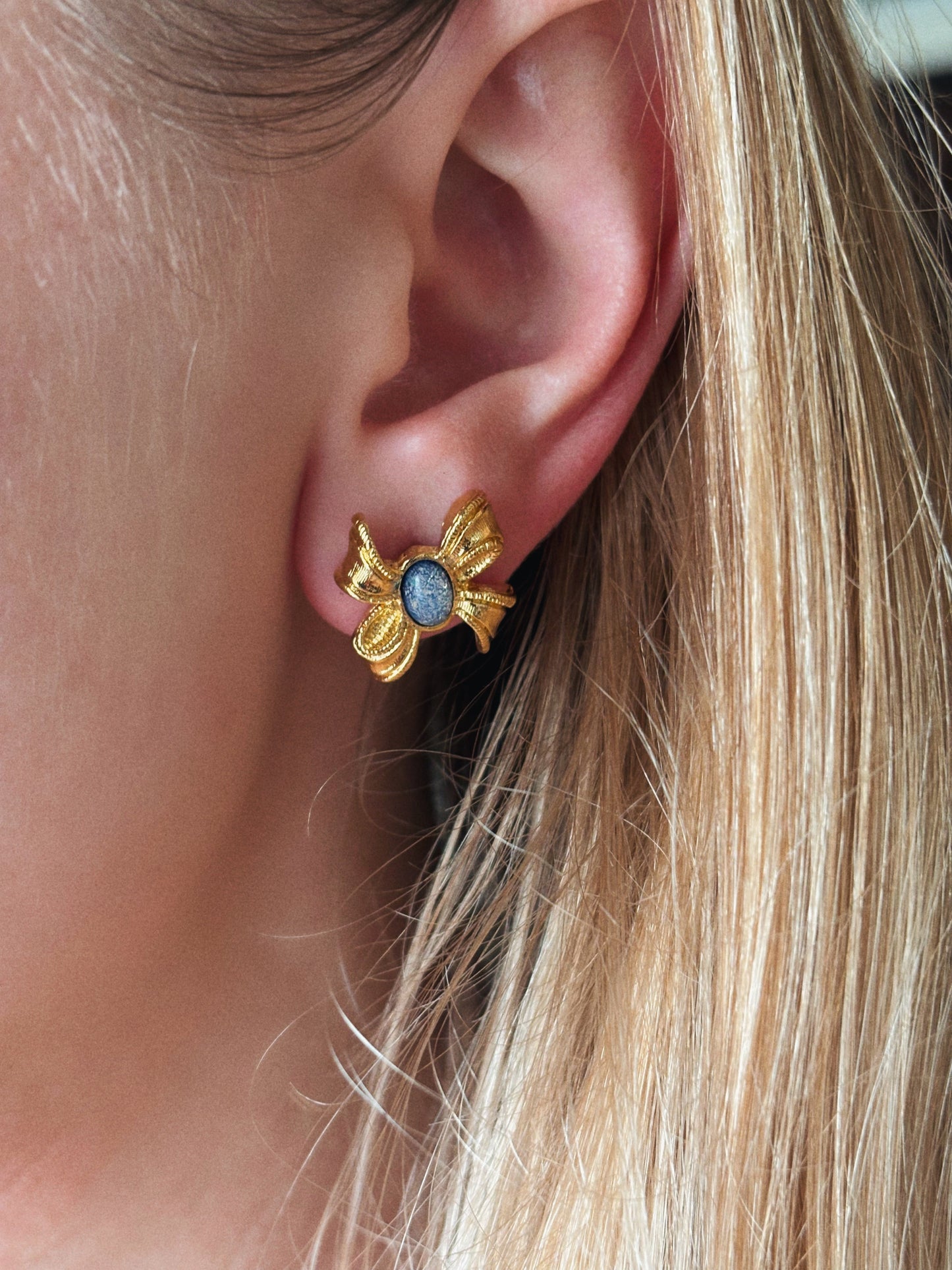 Avon "Delicate Bow" earrings, 1997