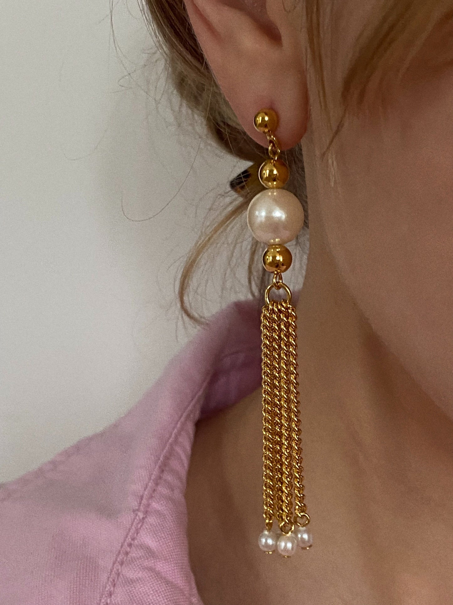 Avon "Soft Illusion" Earrings, Year 195