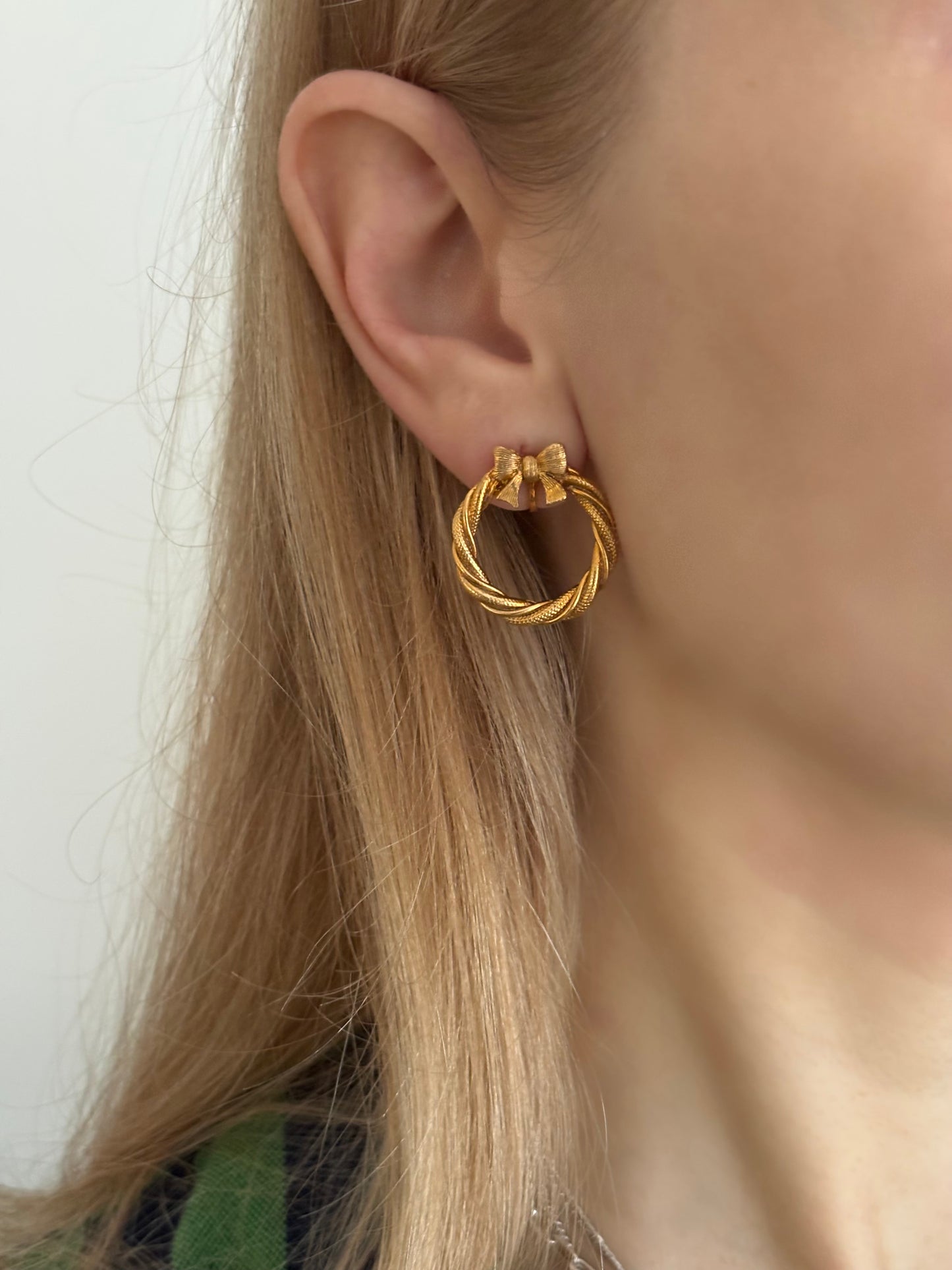 Klipsy Avon „Festive Circlet” (1979)