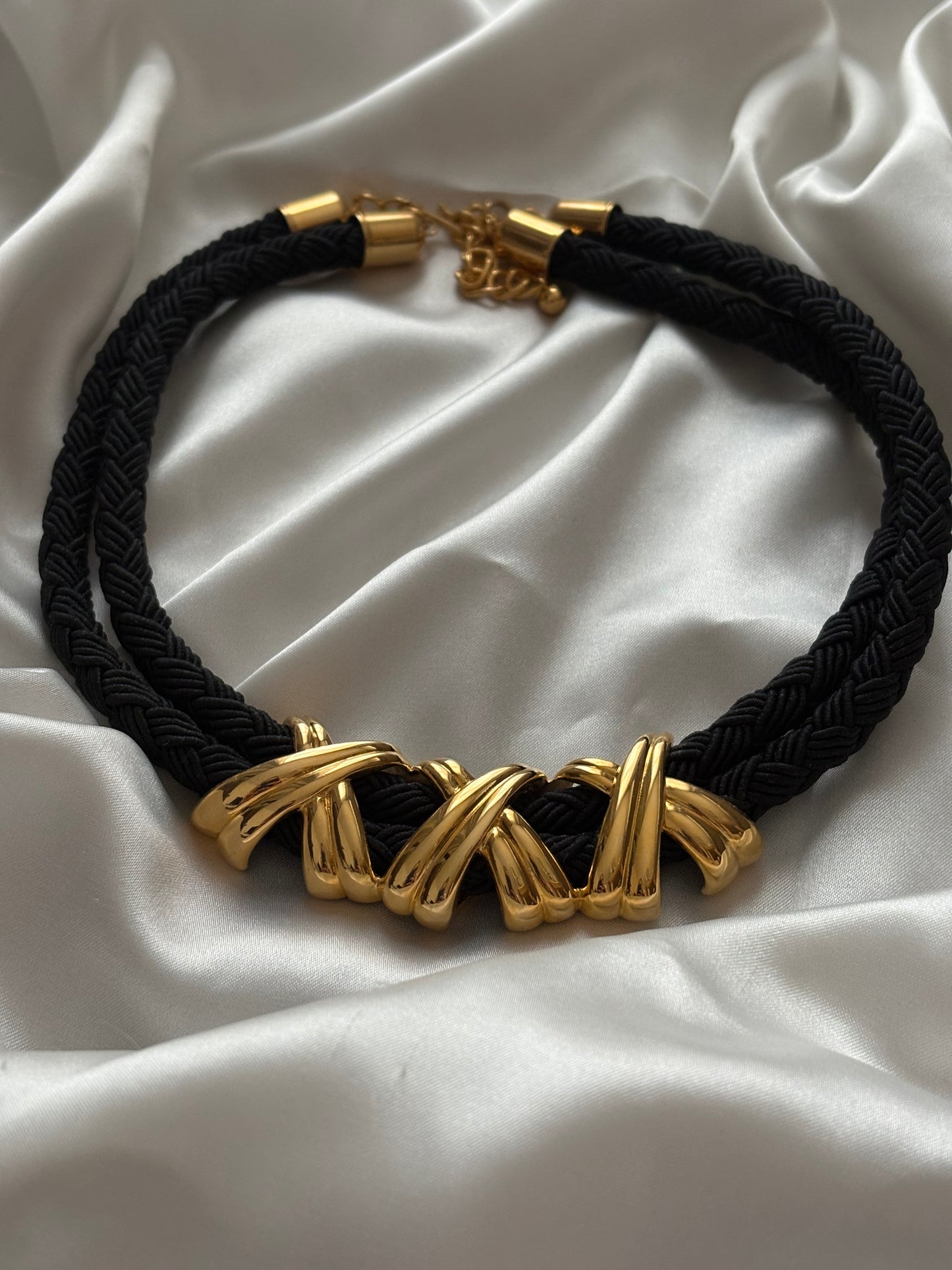 Naszyjnik Avon „Dramatic Kiss”, 1989