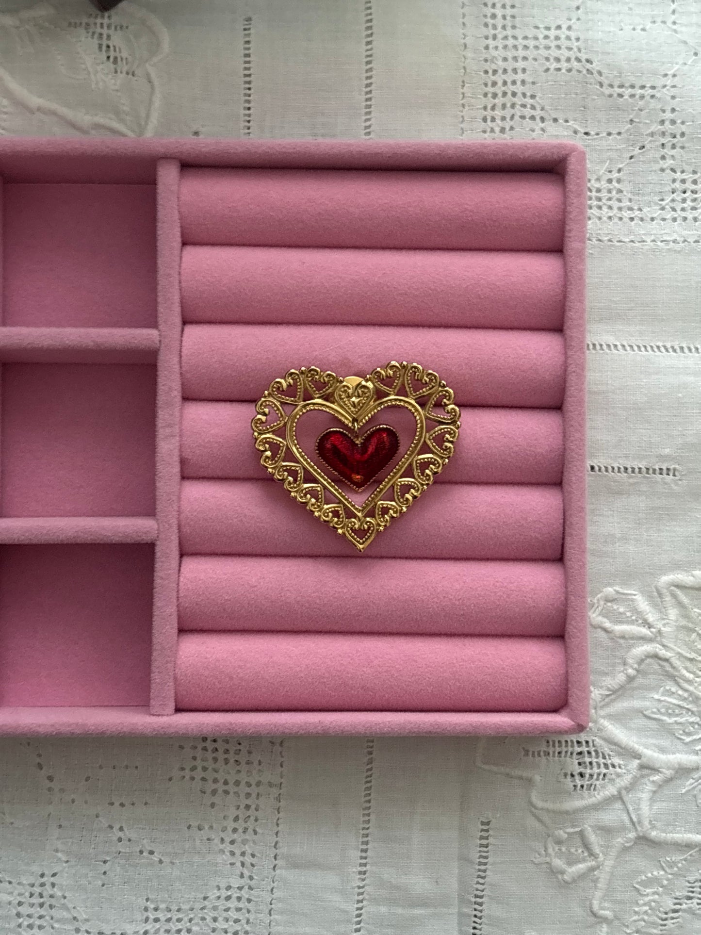 Avon "Dangling Heart" Brooch, 1991