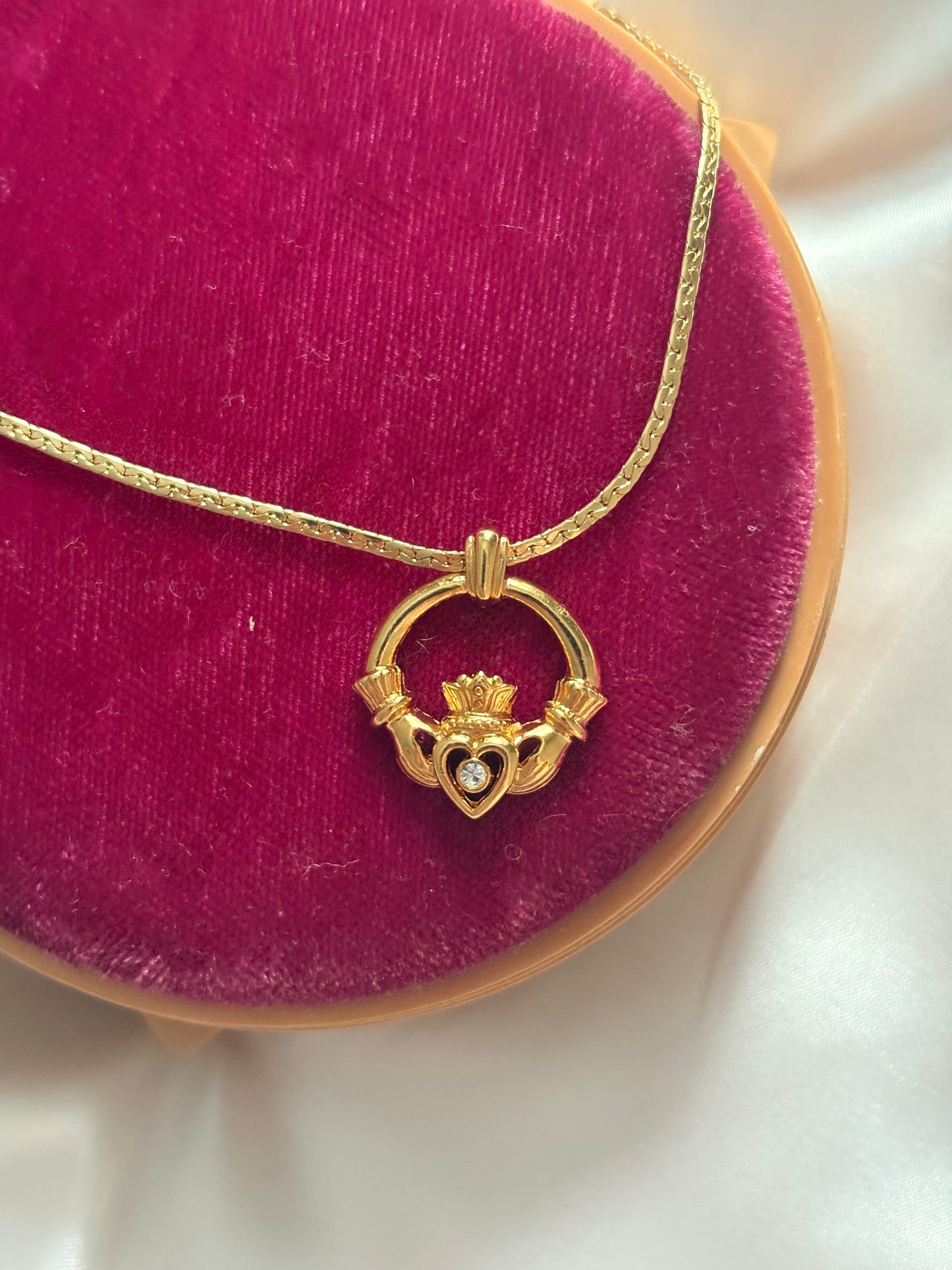 Naszyjnik Avon „Claddagh”,1991 rok