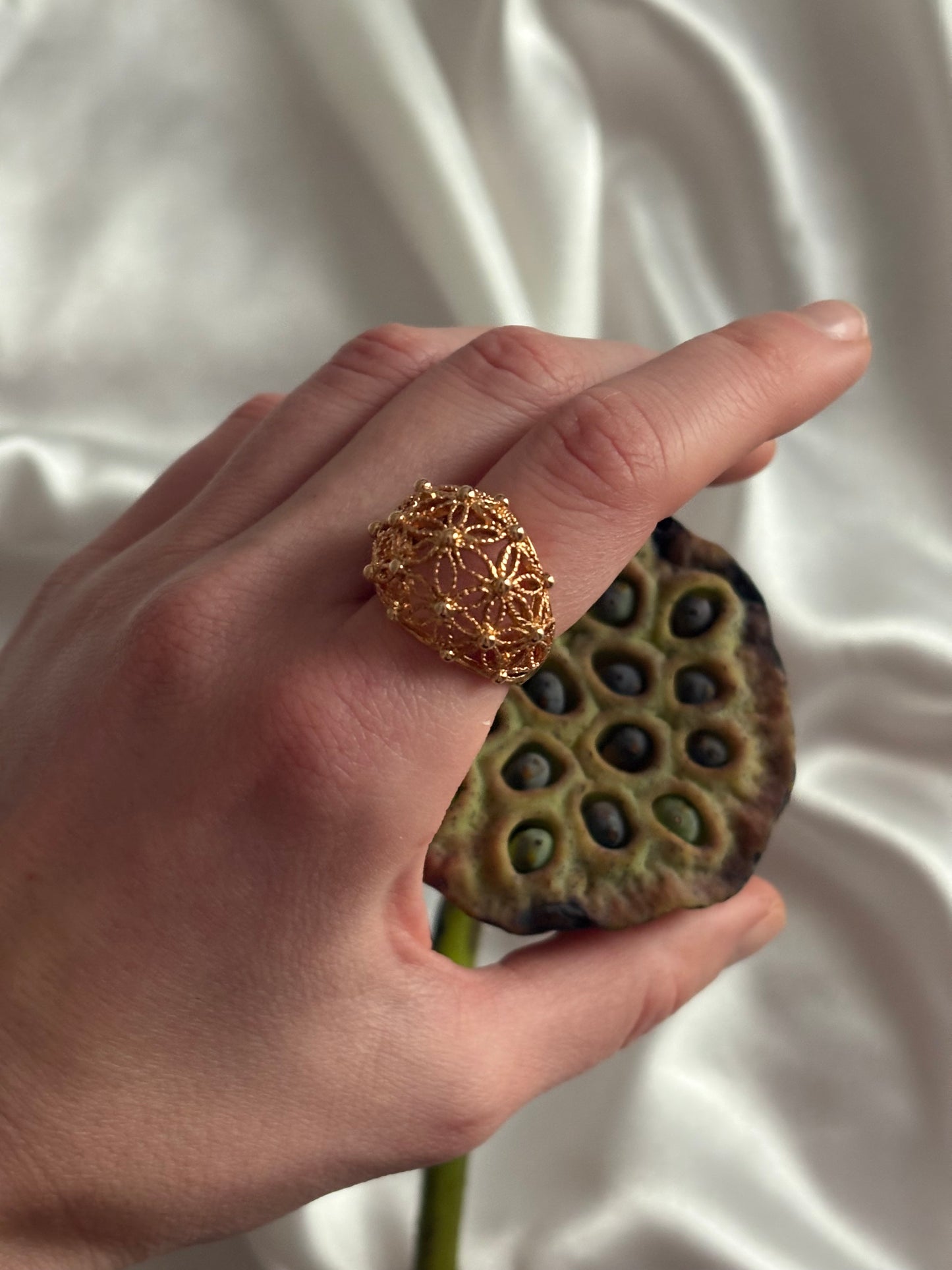 Avon "Spun Blossoms Filigree Ring", 1979