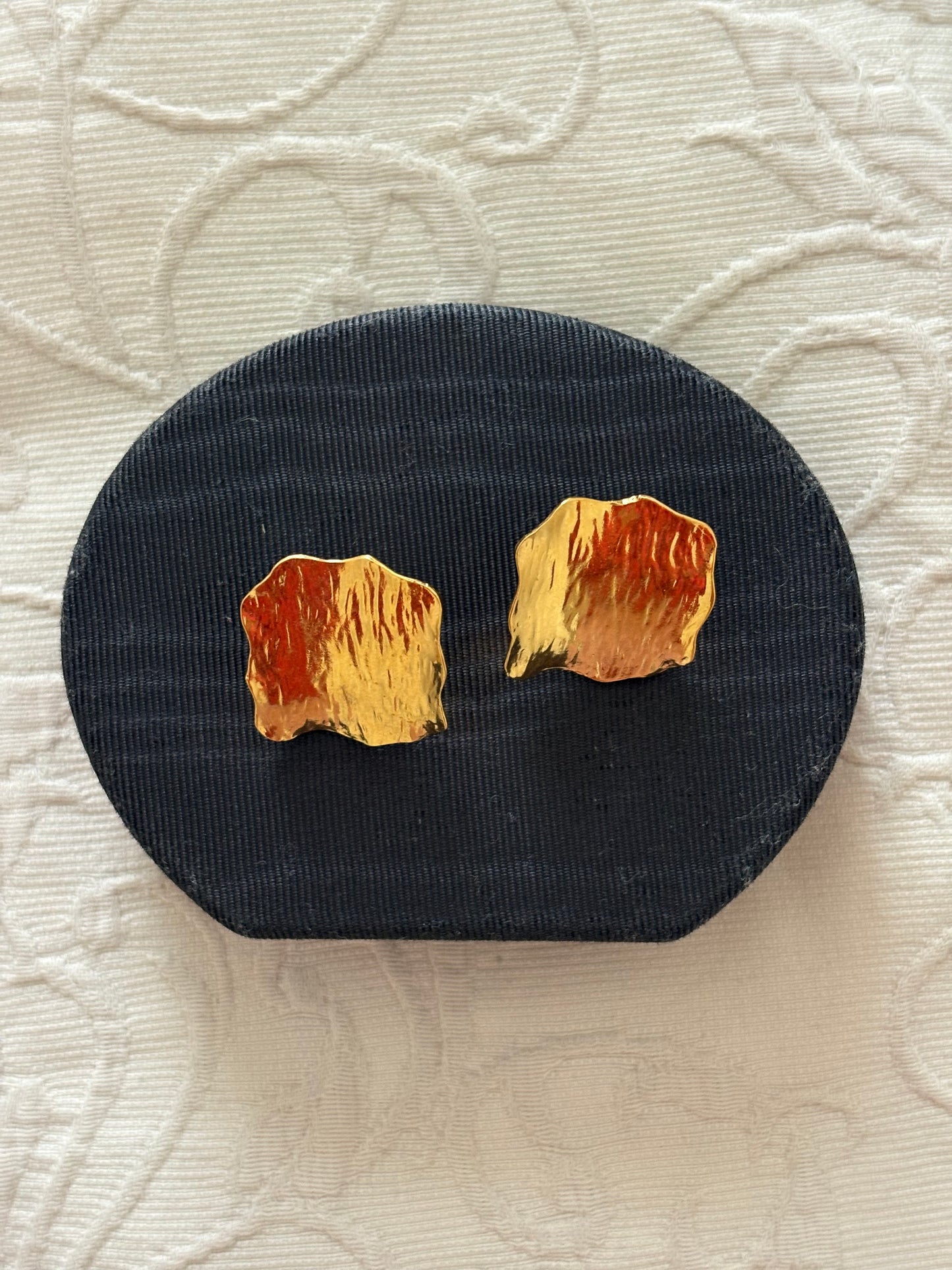 Kolczyki Avon “ Polished leaf”,1987 rok