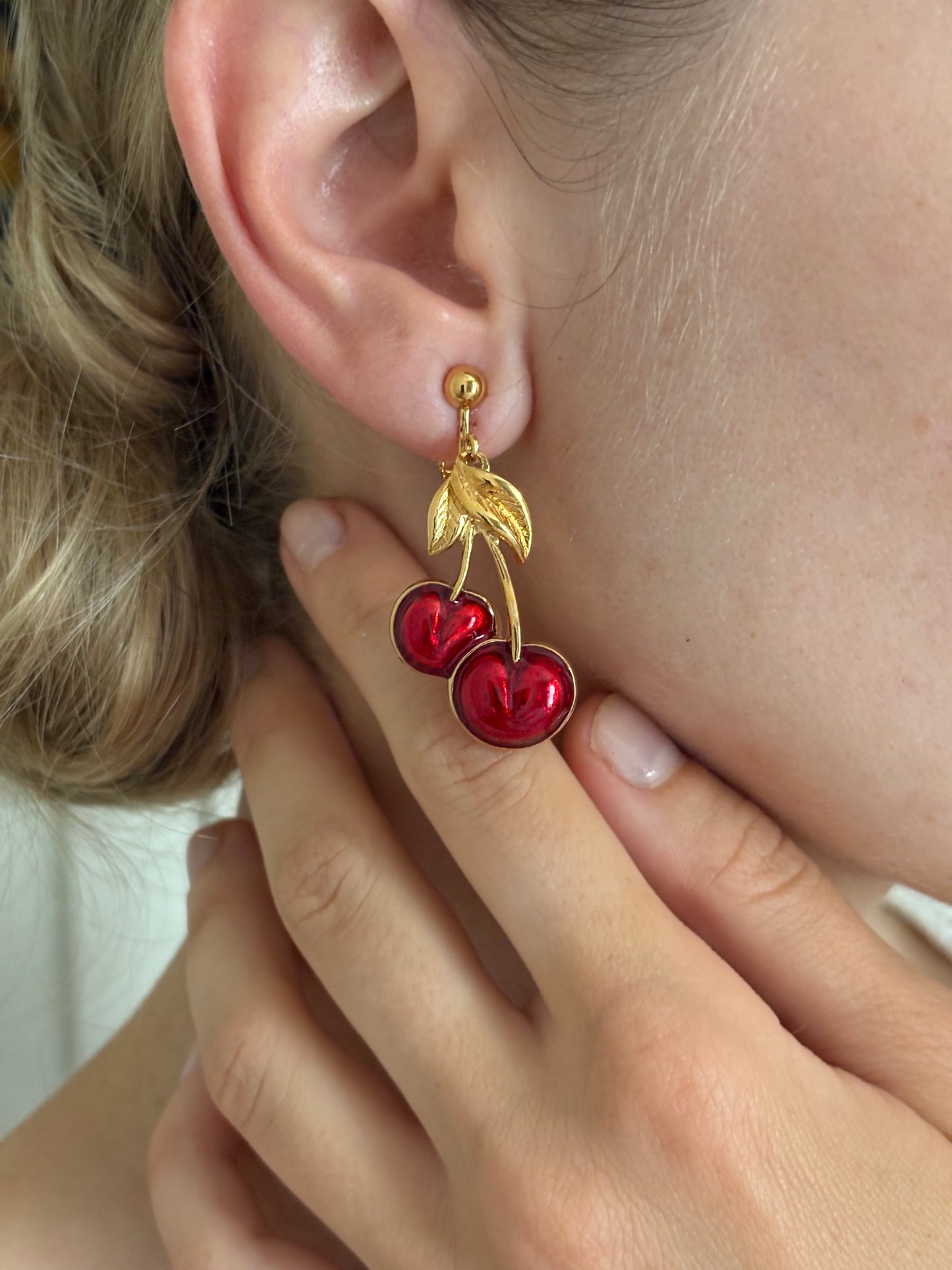 Klipsy Avon “Cherry, cherry”,1990 rok