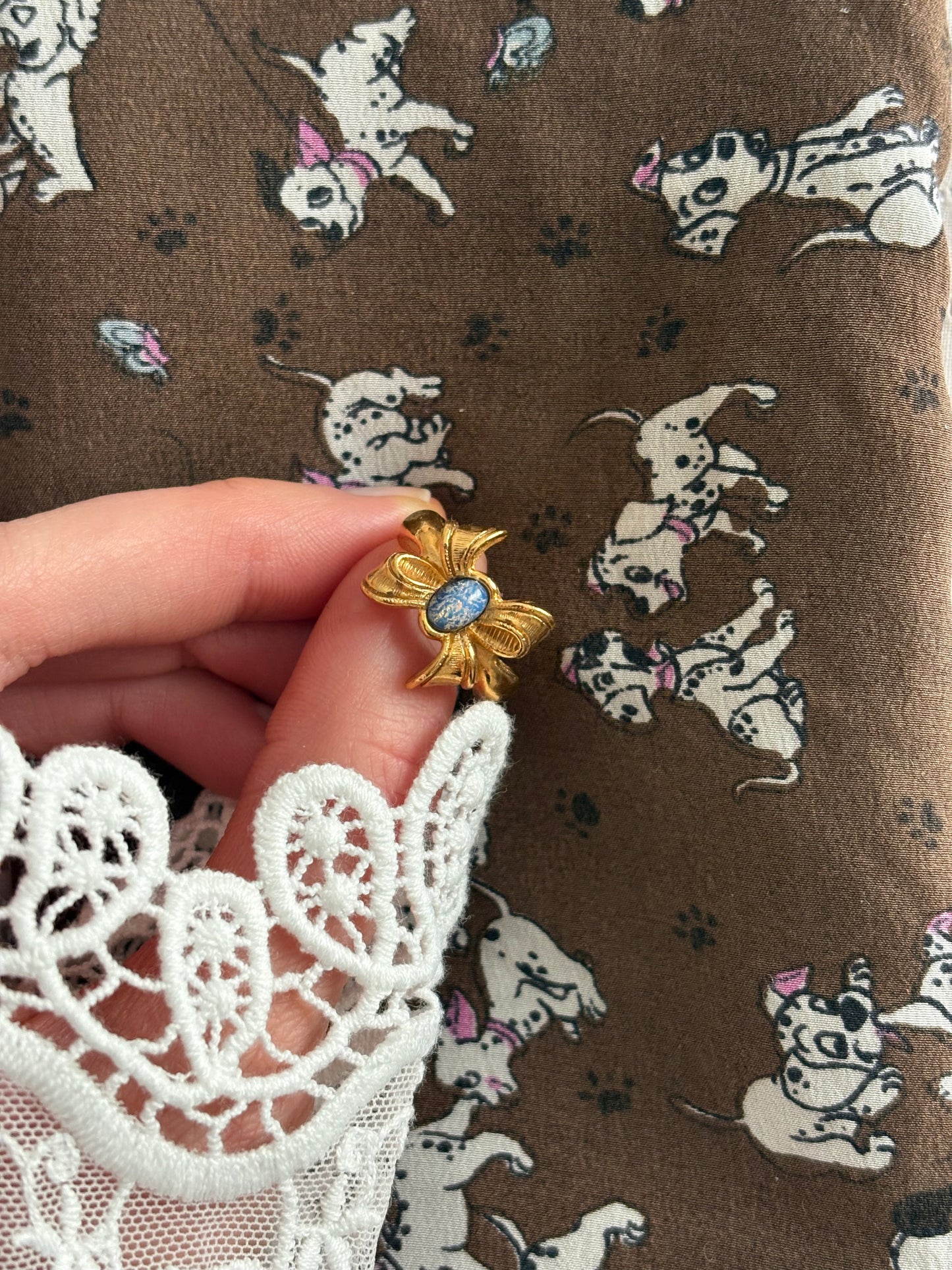 Pierścionek  Avon „Delicate Bow”, 1994 rok