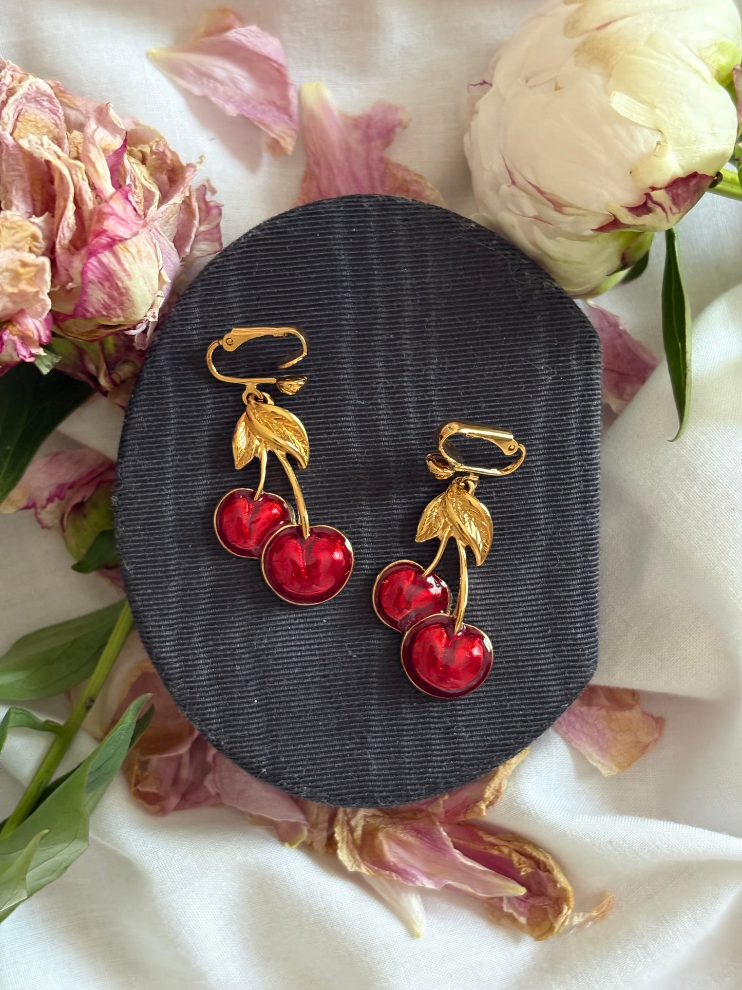 Klipsy Avon “Cherry, cherry”,1990 rok