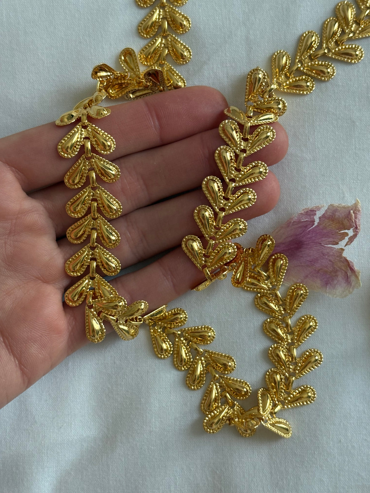 Naszyjnik Avon „Gilded links”,1992 rok