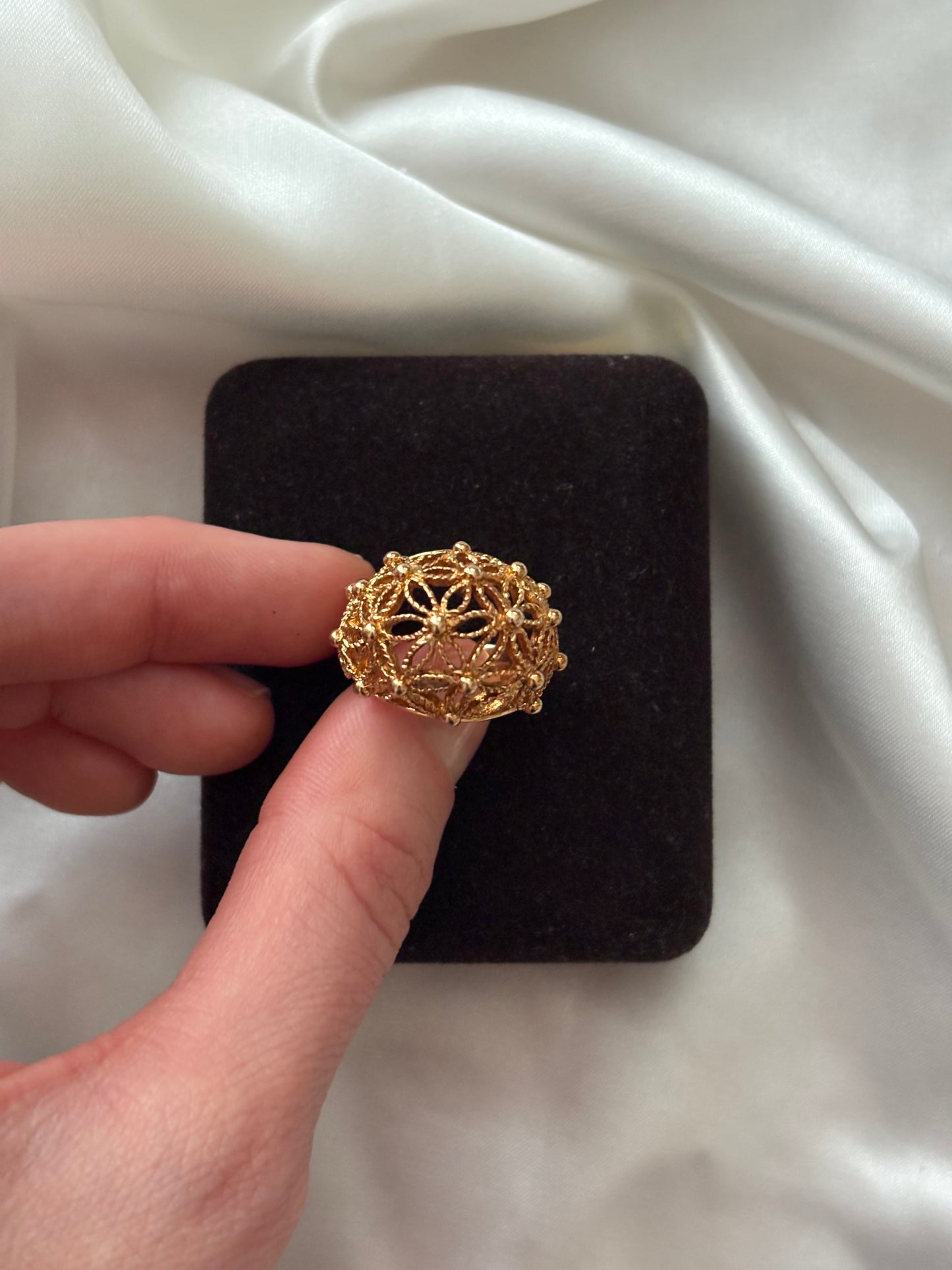 Avon "Spun Blossoms Filigree Ring", 1979