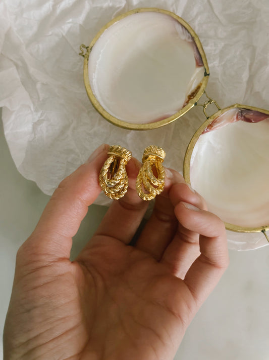 Knot vintage clips