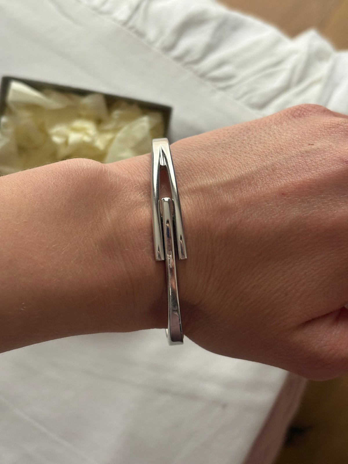 Bransoletka typu cuff Avon,lata 1980
