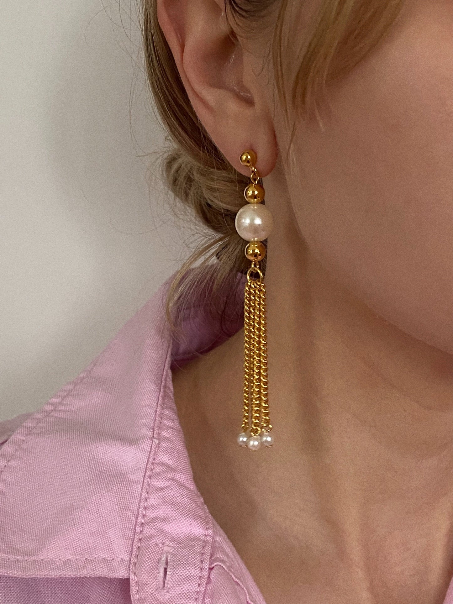Avon "Soft Illusion" Earrings, Year 195