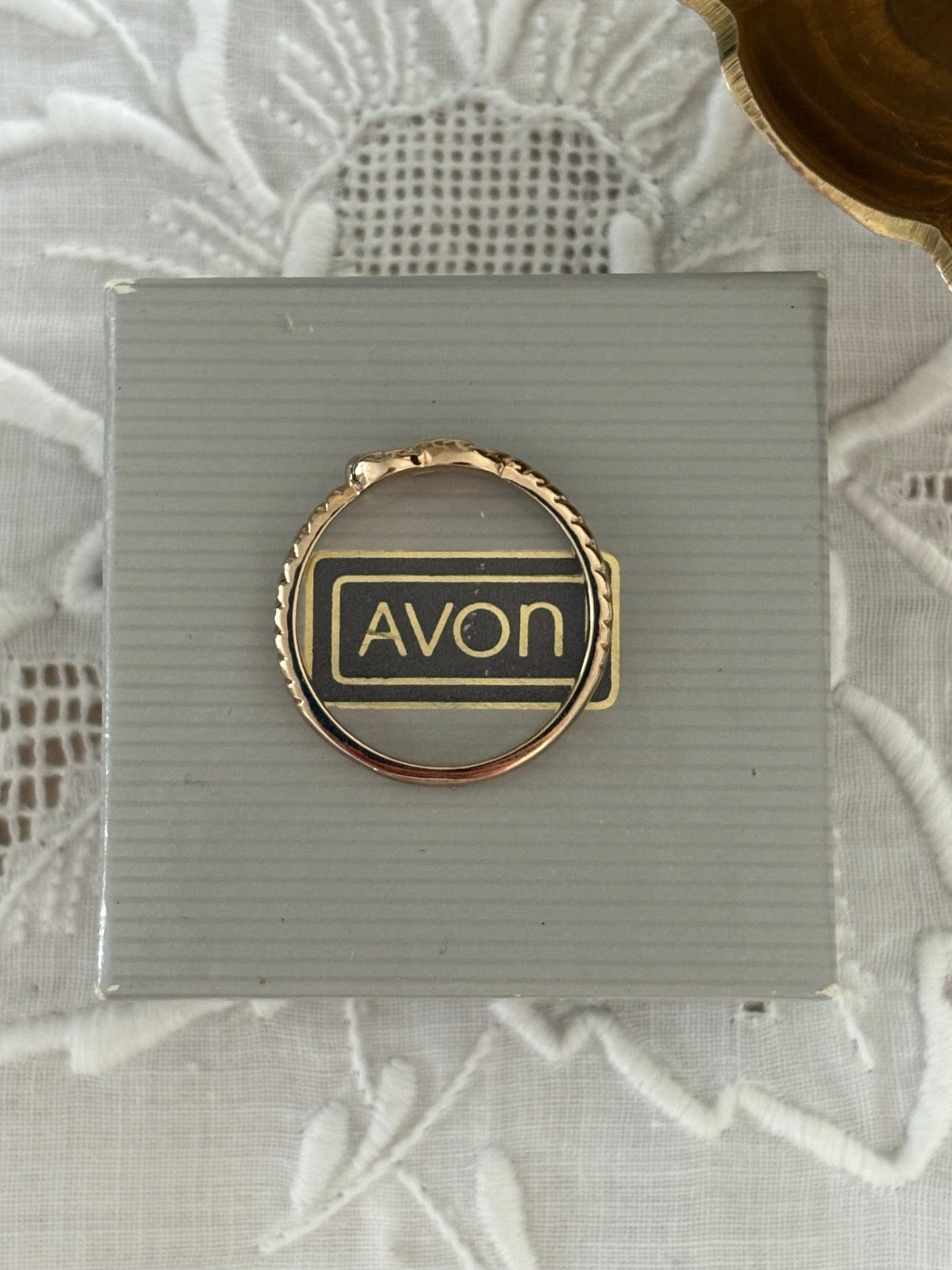 Avon “Love Knot Ring”